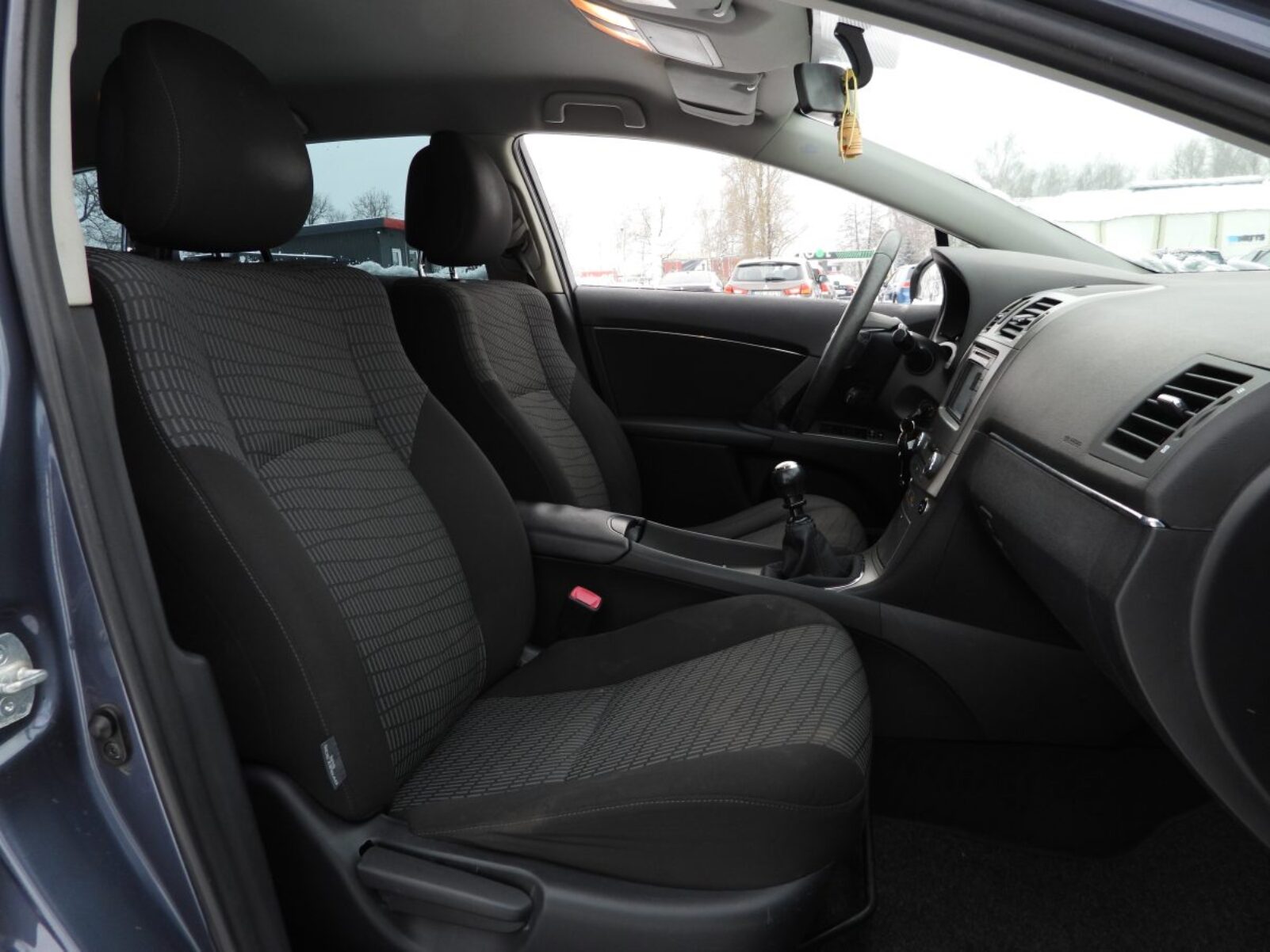 TOYOTA AVENSIS