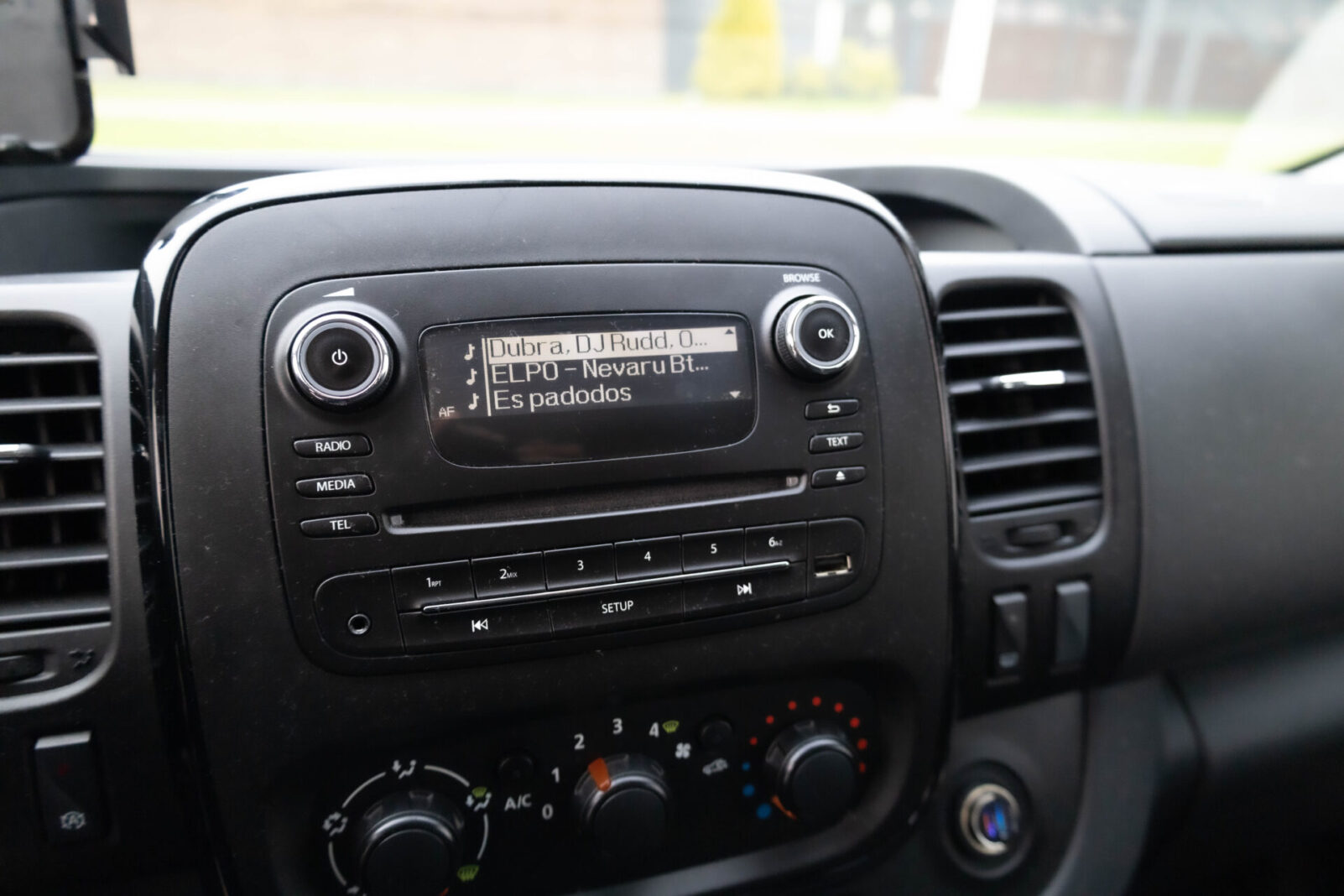 OPEL VIVARO-B