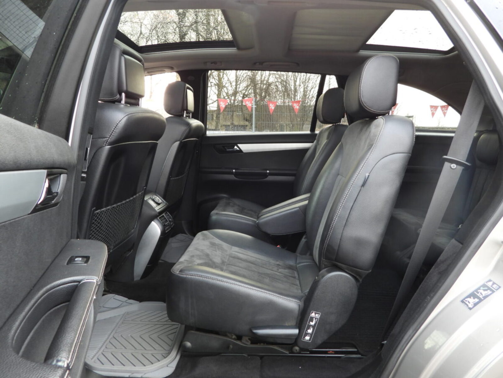 MERCEDES BENZ R320