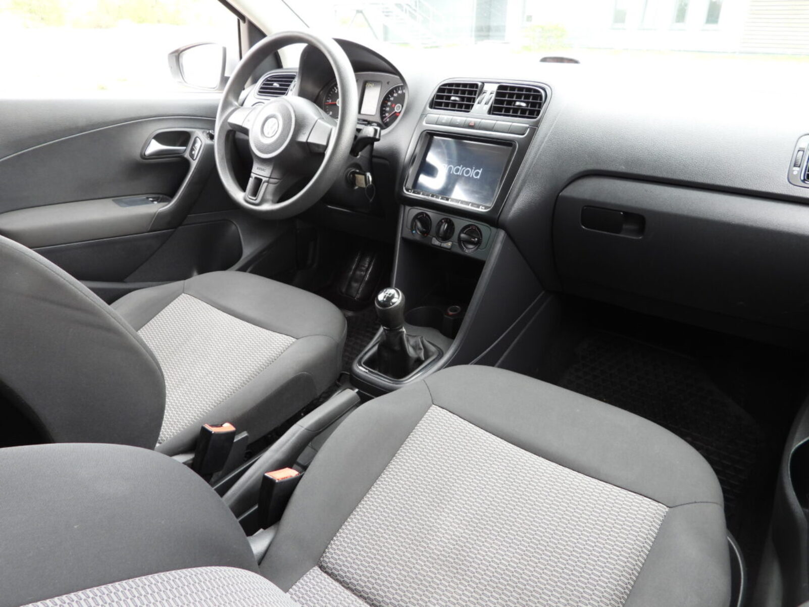 VW POLO