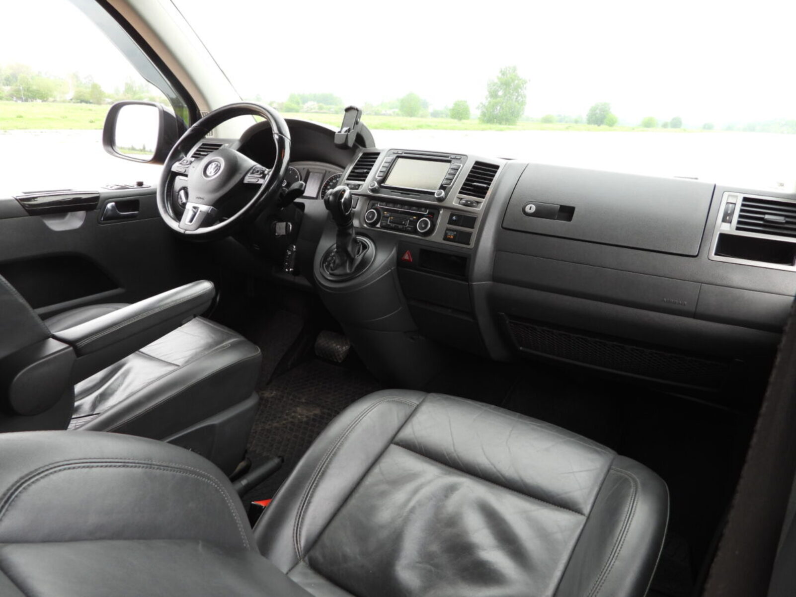 VW CARAVELLE