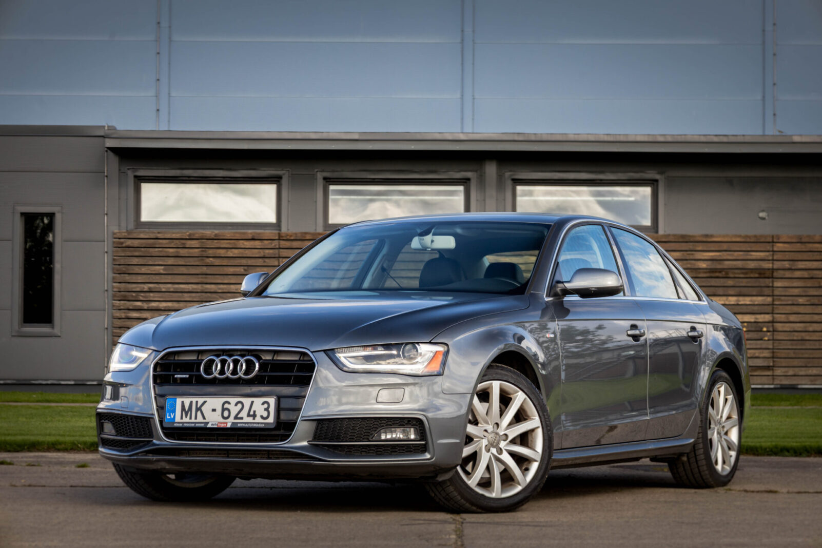 AUDI A4