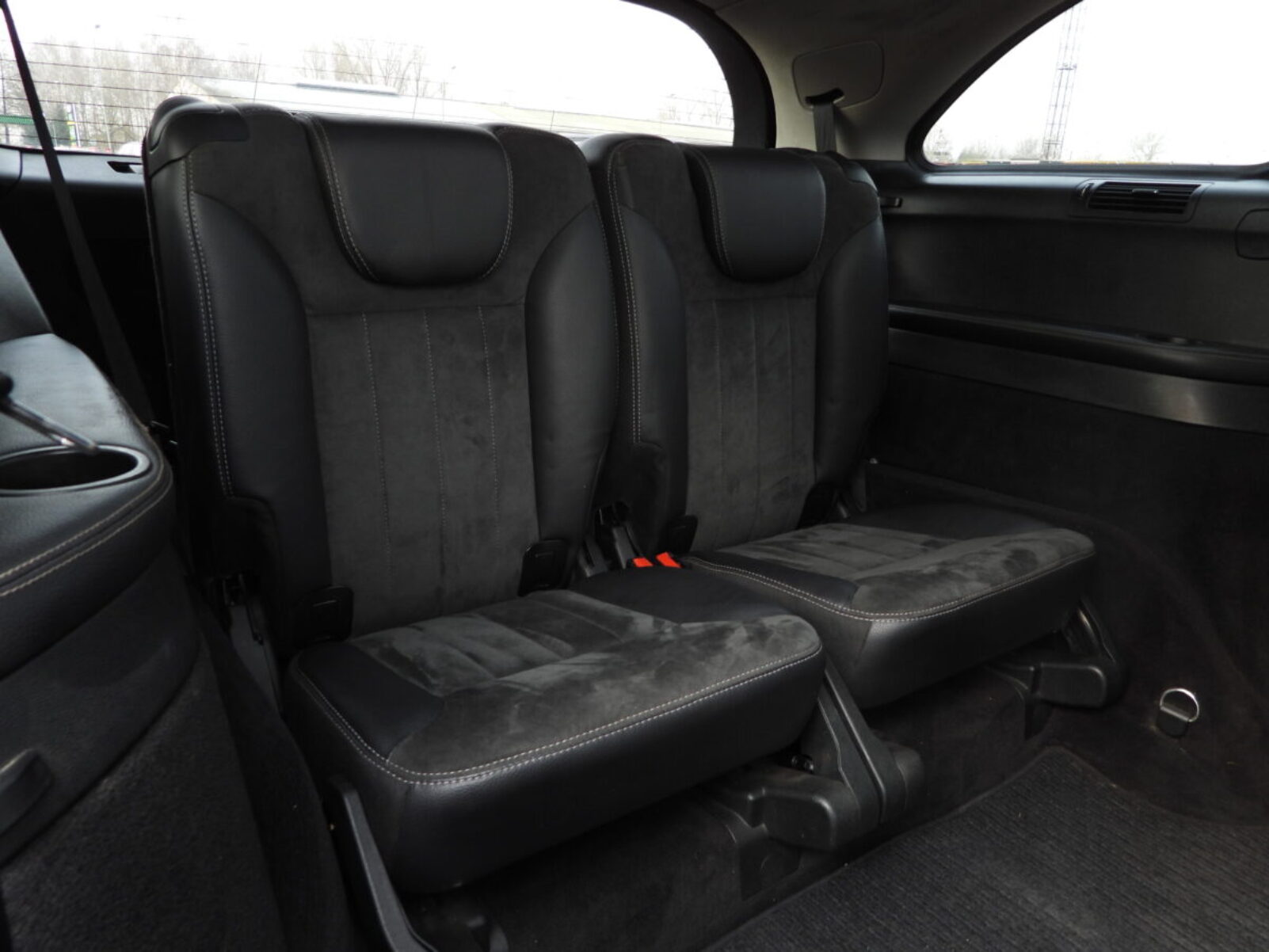 MERCEDES BENZ R320