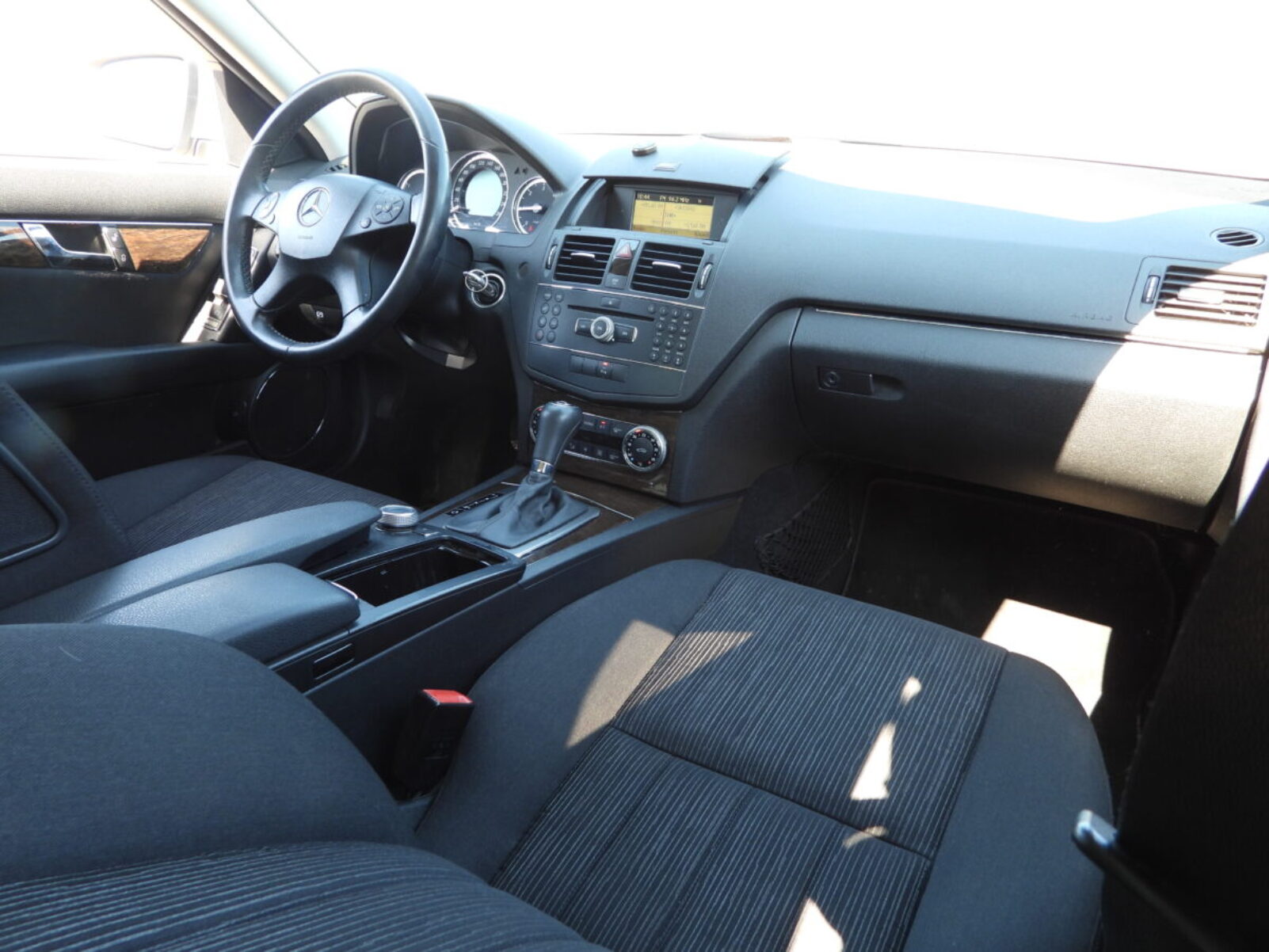 MERCEDES BENZ C220