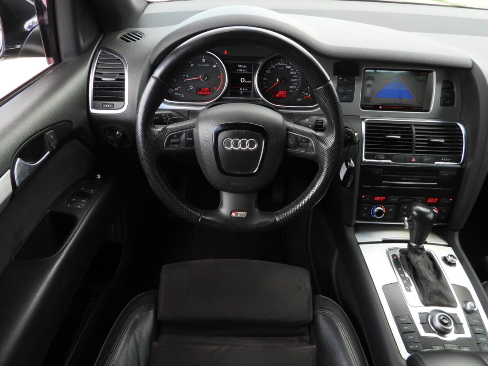 AUDI Q7 S-LINE
