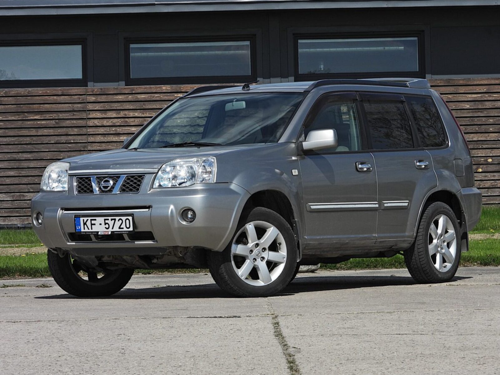NISSAN X-TRAIL