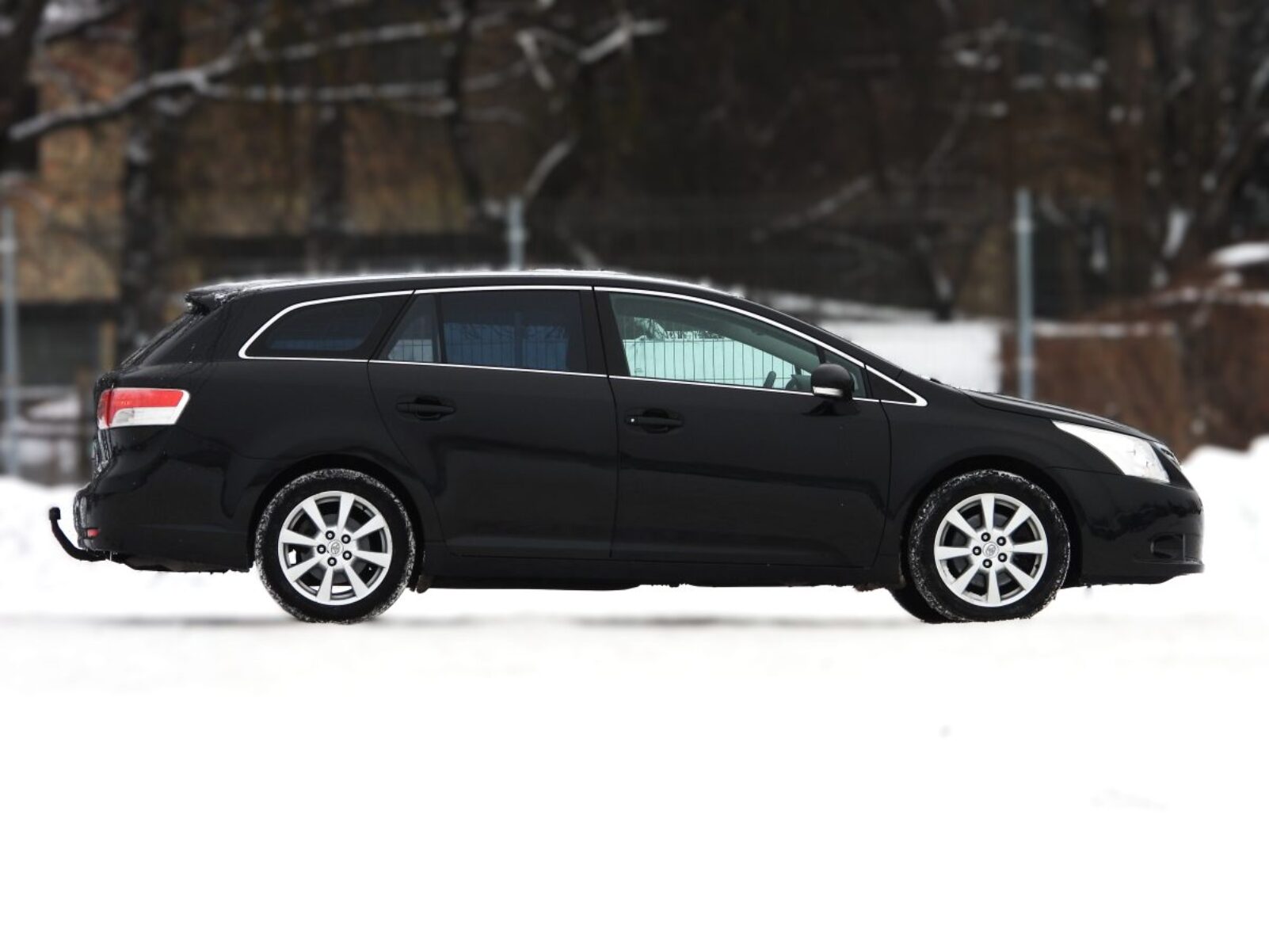 TOYOTA AVENSIS