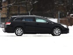 TOYOTA AVENSIS