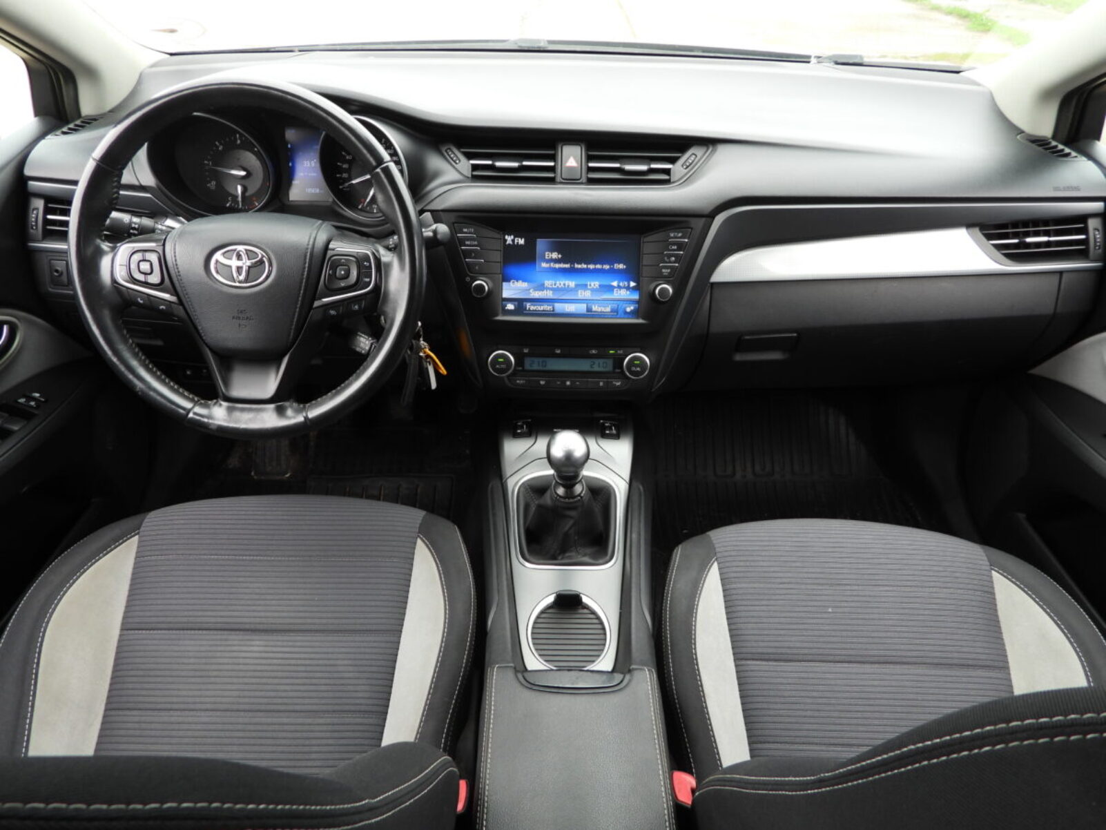 TOYOTA AVENSIS