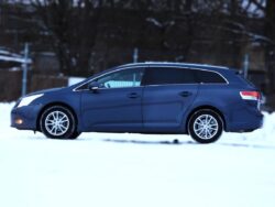 TOYOTA AVENSIS