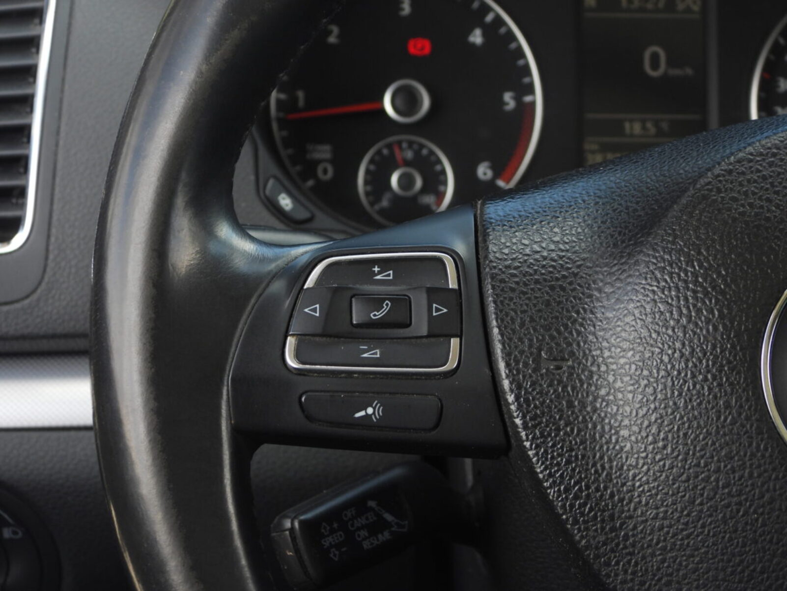 VW SHARAN