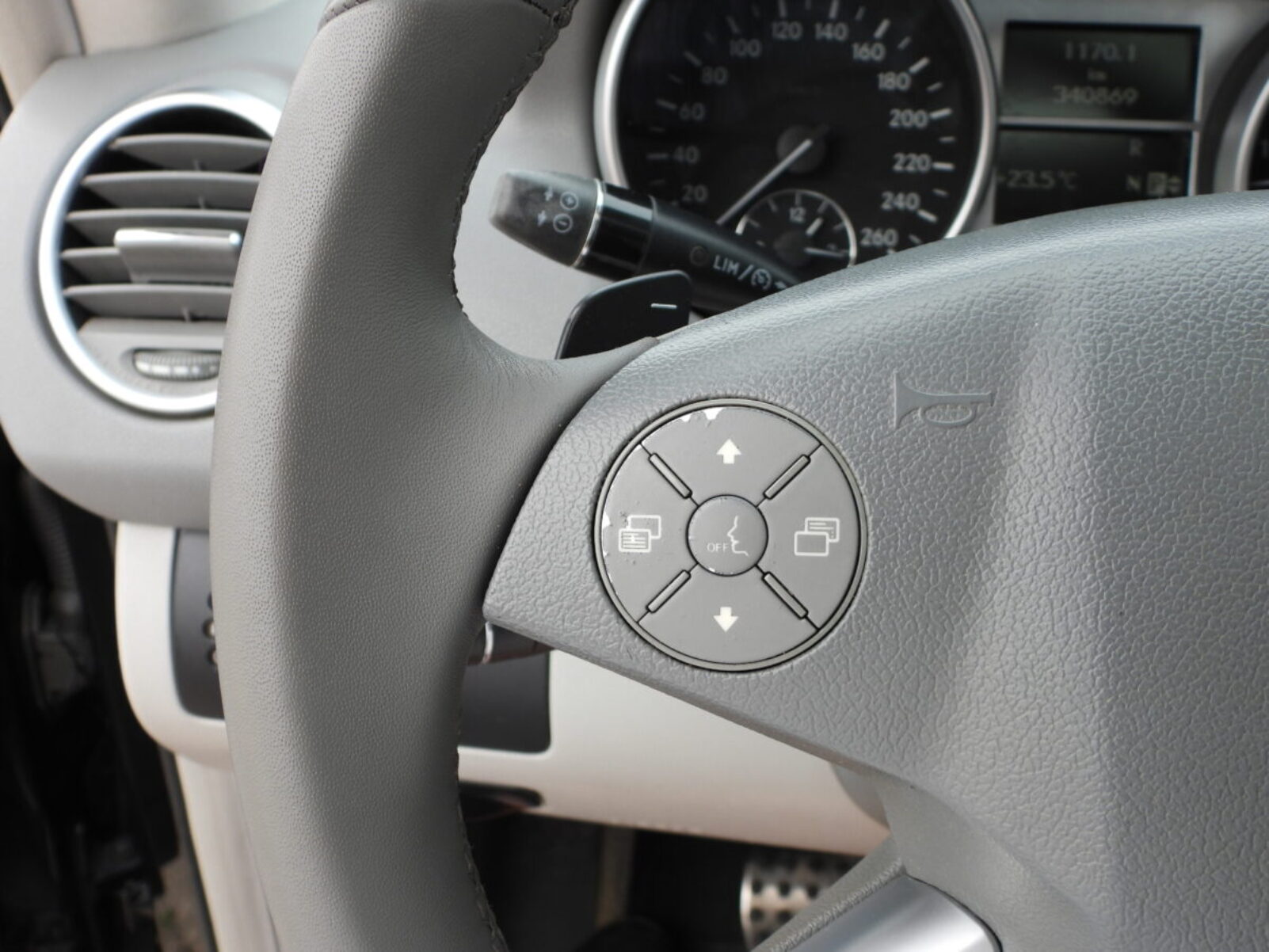 MERCEDES BENZ ML320