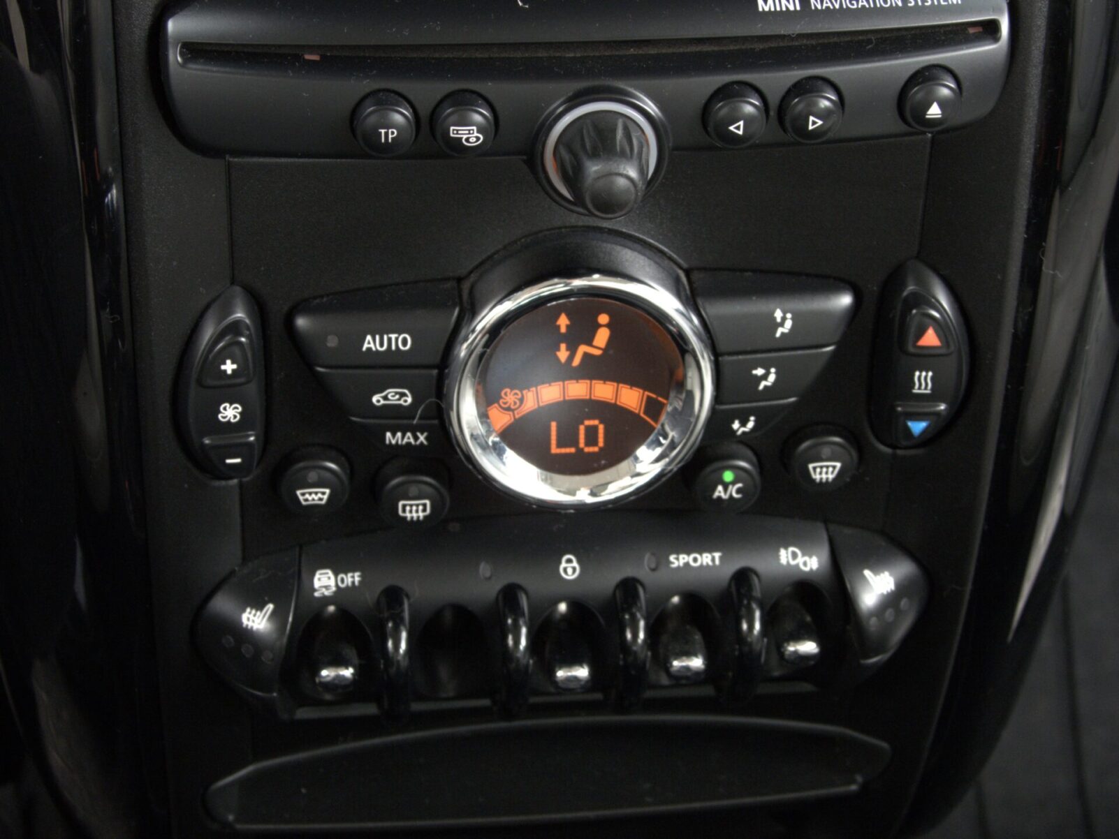 MINI COOPER ALL4