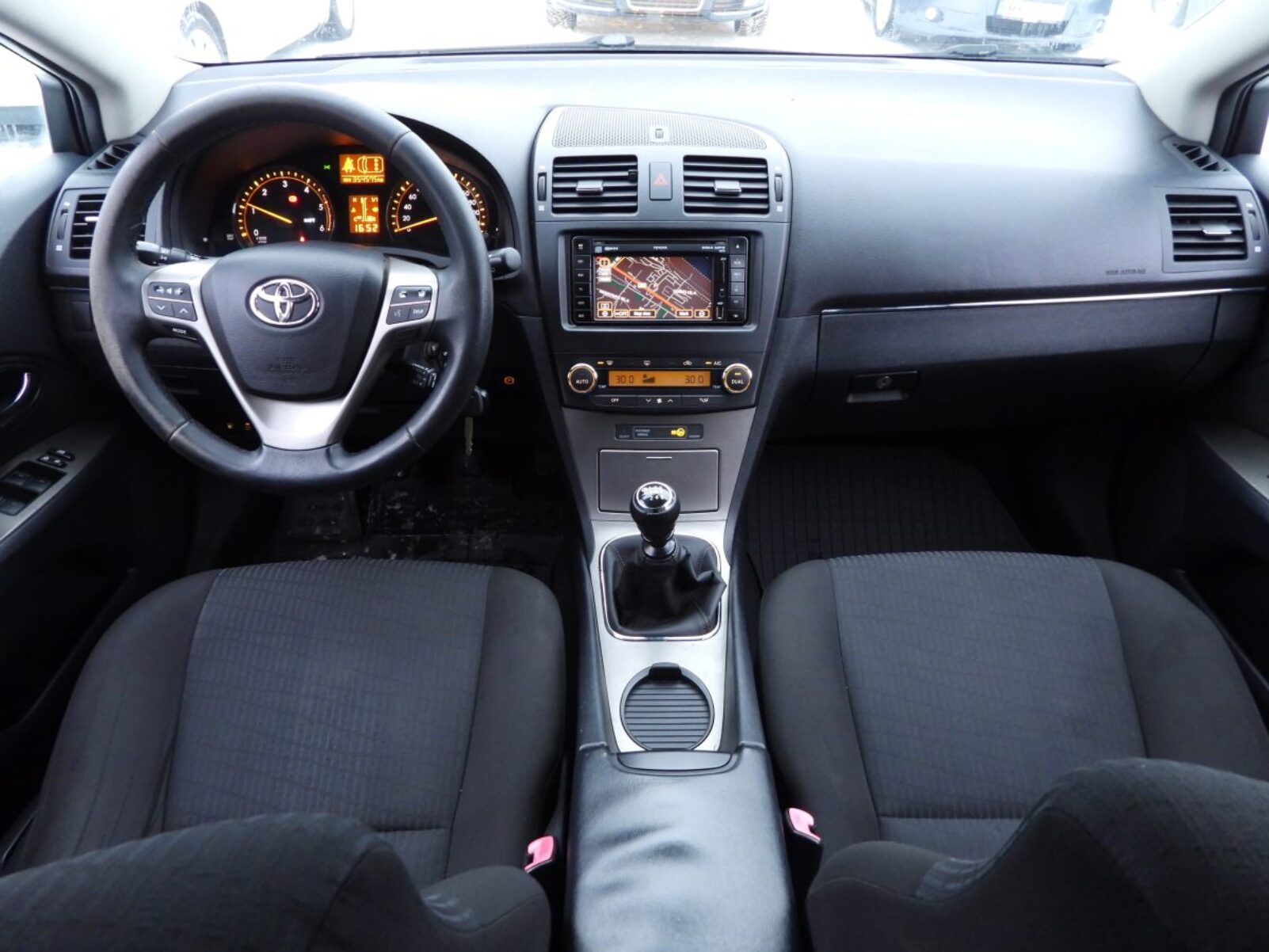TOYOTA AVENSIS