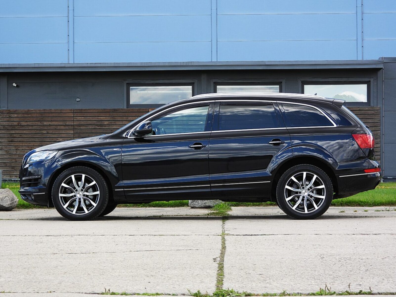 AUDI Q7 S-LINE