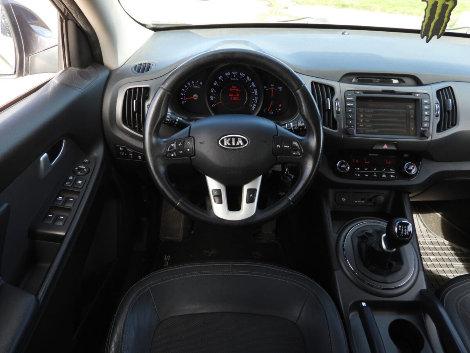 KIA SPORTAGE