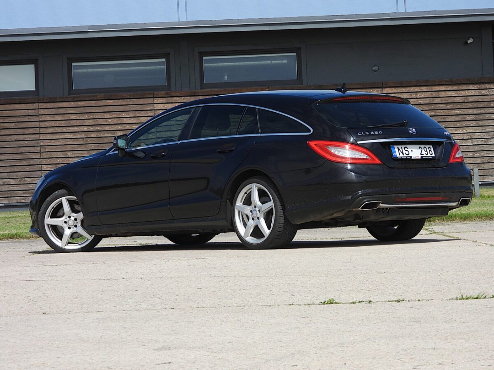 MERCEDES BENZ CLS350 AMG