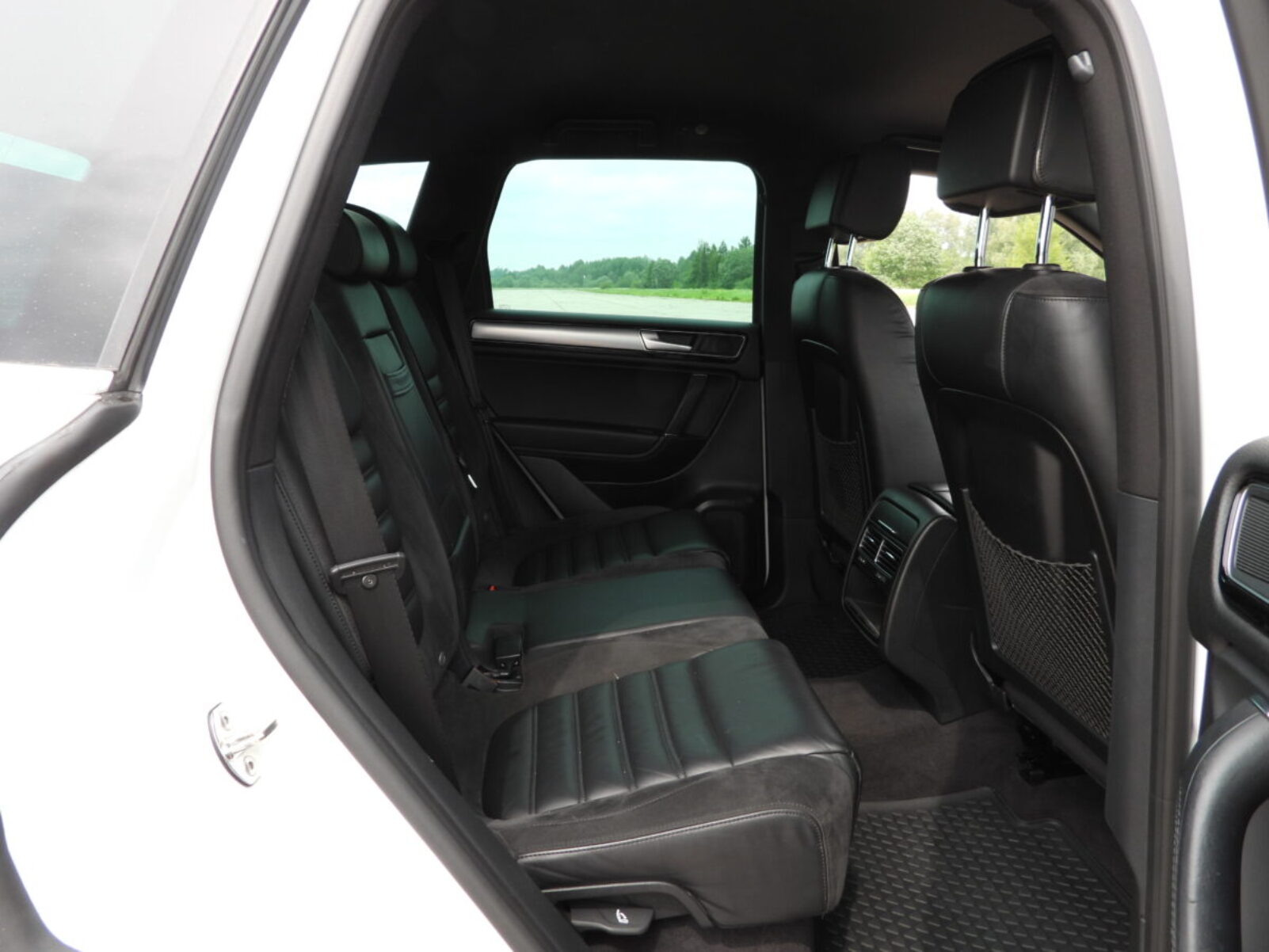 VW TOUAREG R-LINE
