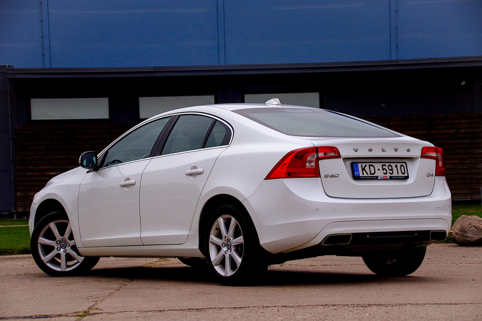 VOLVO S60
