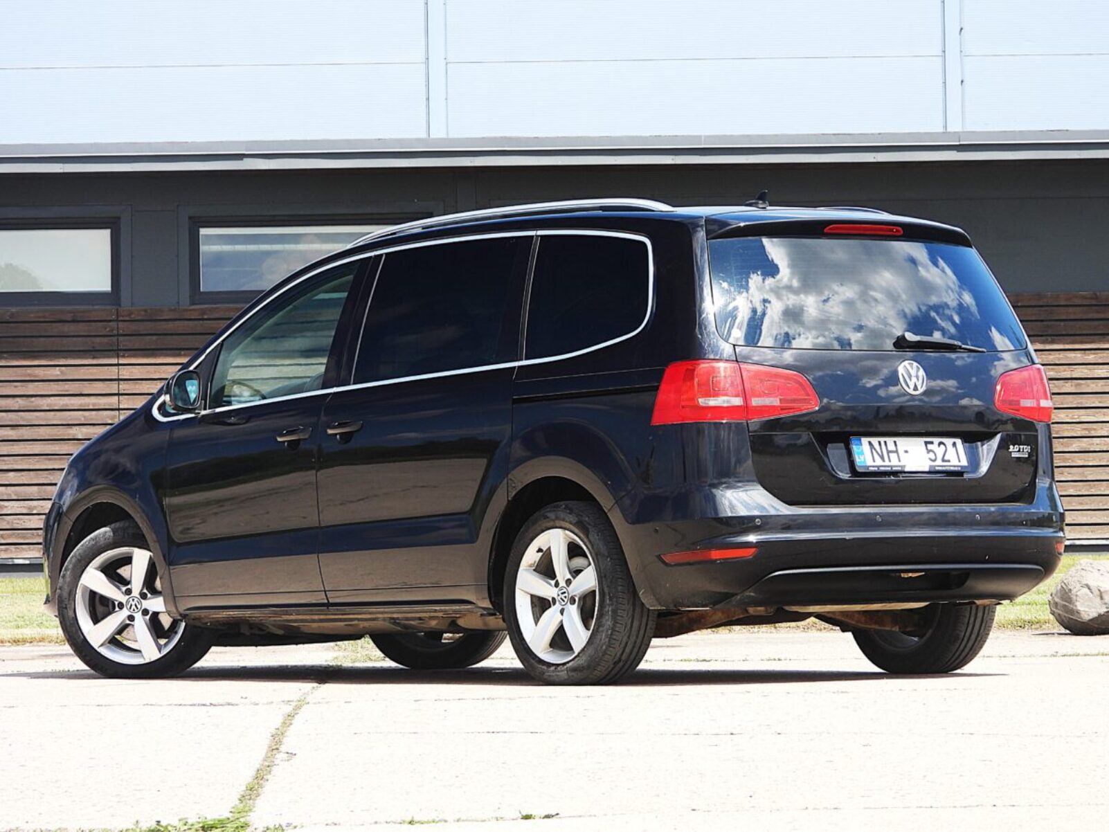 VW SHARAN