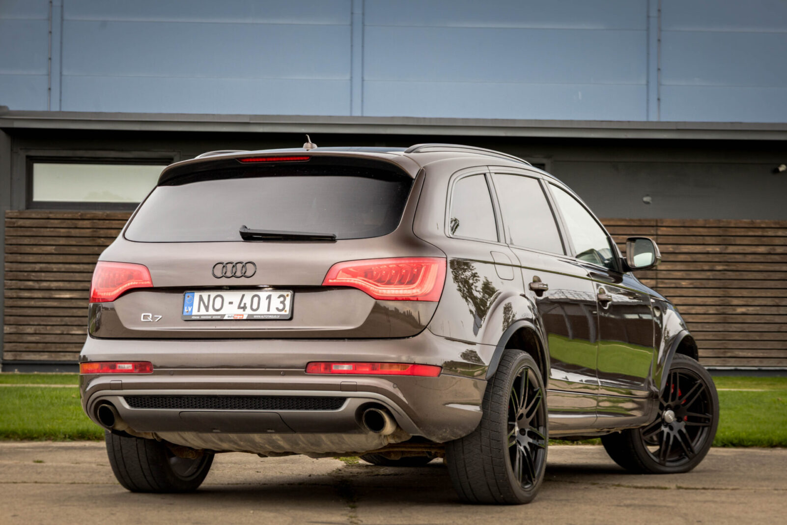 AUDI Q7 S-line