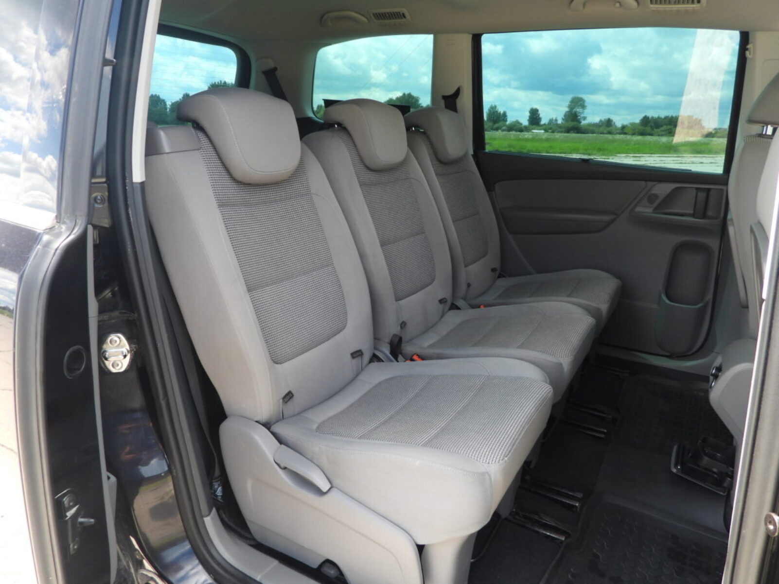 VW SHARAN