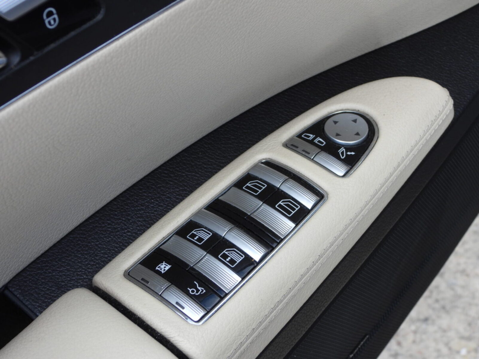 MERCEDES BENZ S320