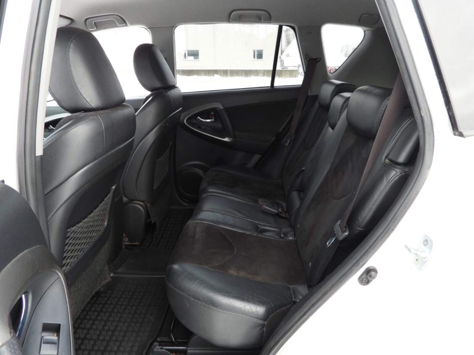 TOYOTA RAV 4