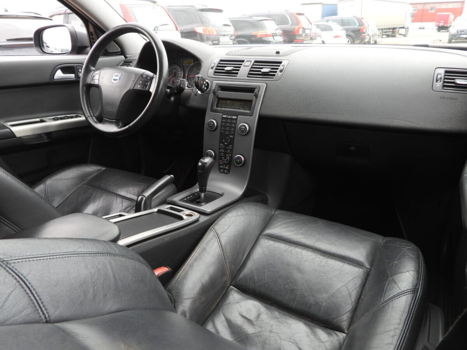 VOLVO V50