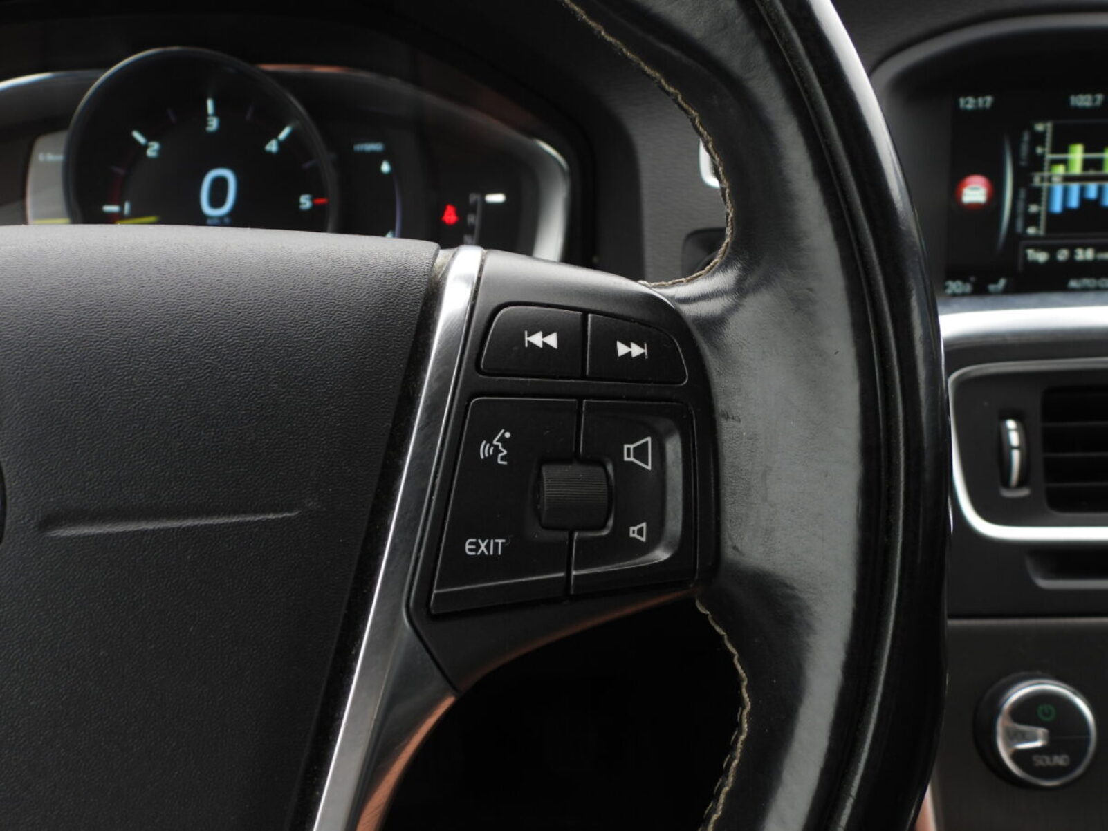 VOLVO V60 PLUG IN HYBRID