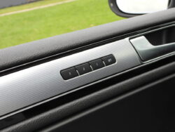VW TOUAREG R-LINE