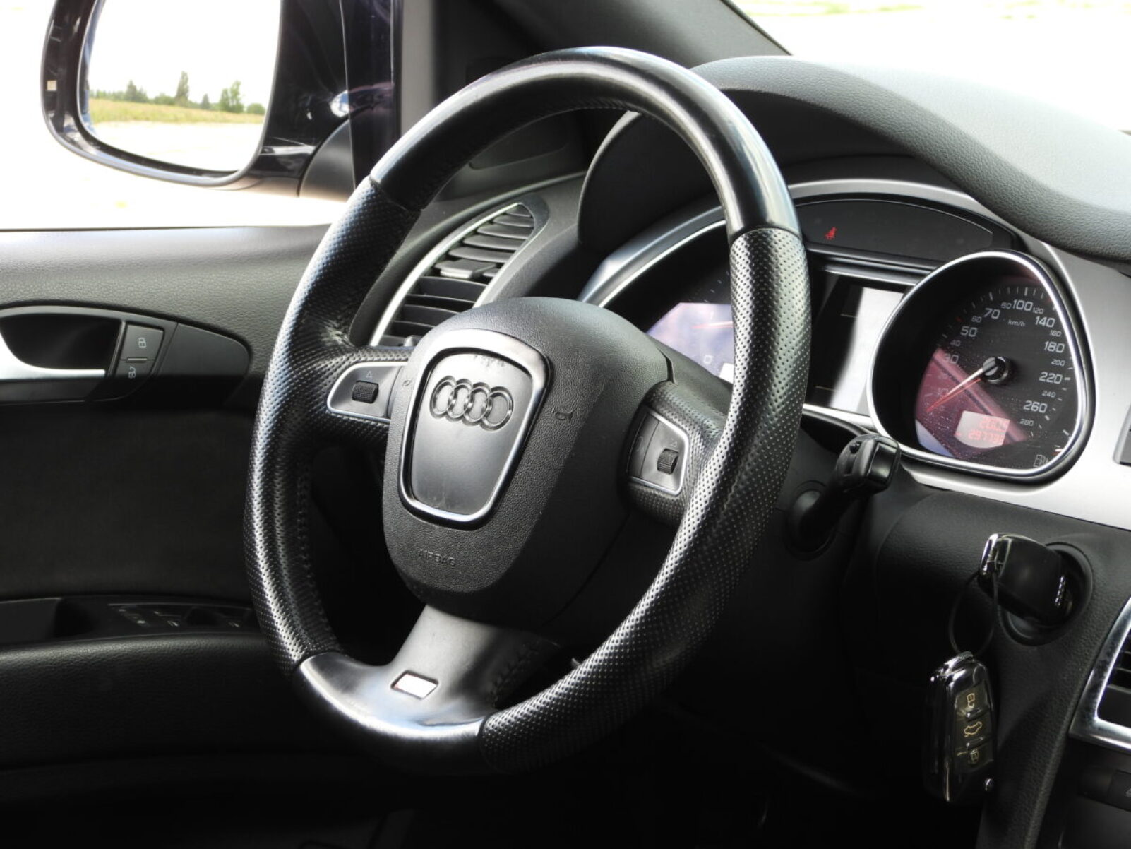 AUDI Q7 S-LINE
