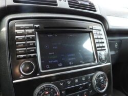 MERCEDES BENZ R320