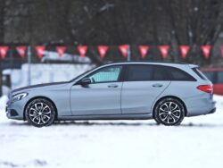 MERCEDES BENZ C220 D