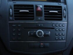 MERCEDES BENZ C220