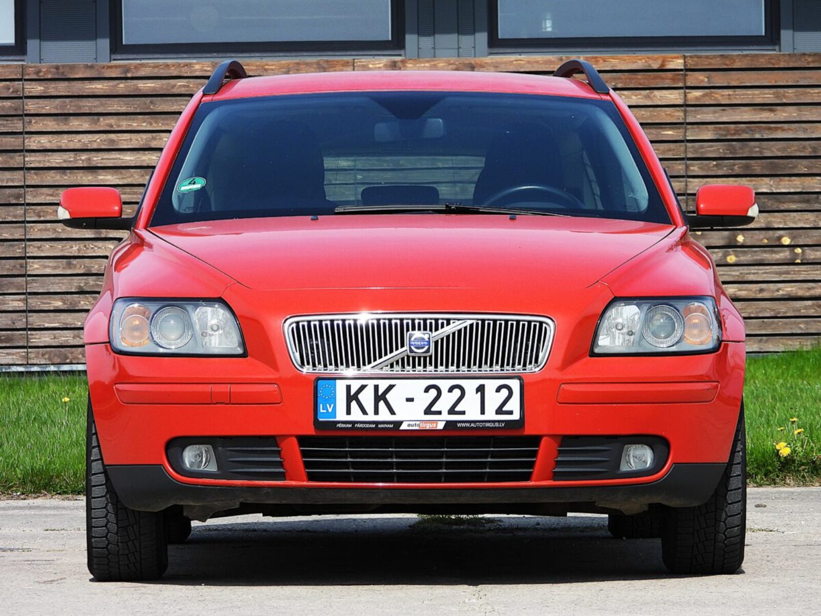 VOLVO V50