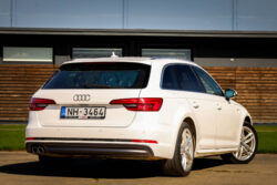 AUDI A4 AVANT