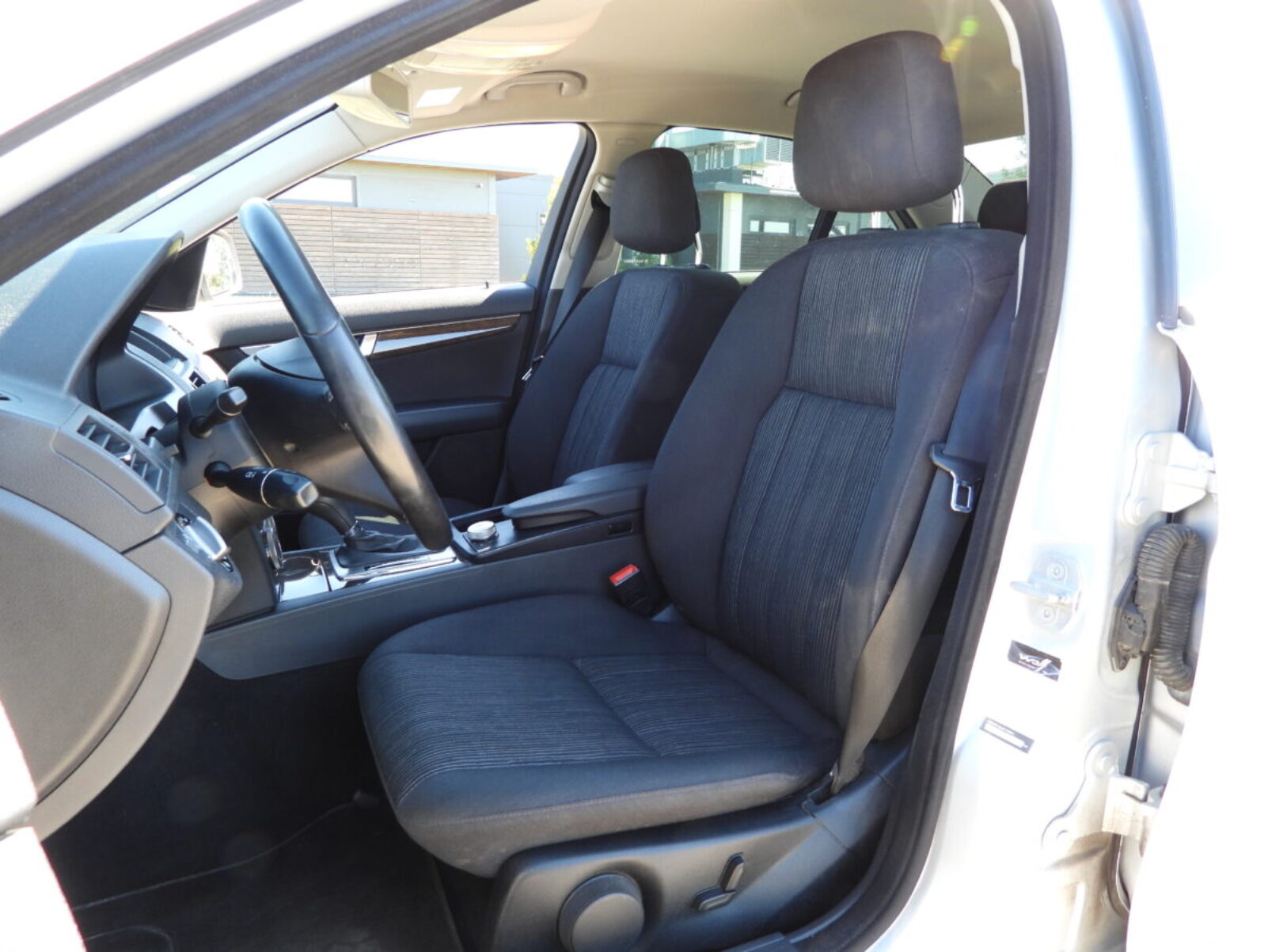 MERCEDES BENZ C220