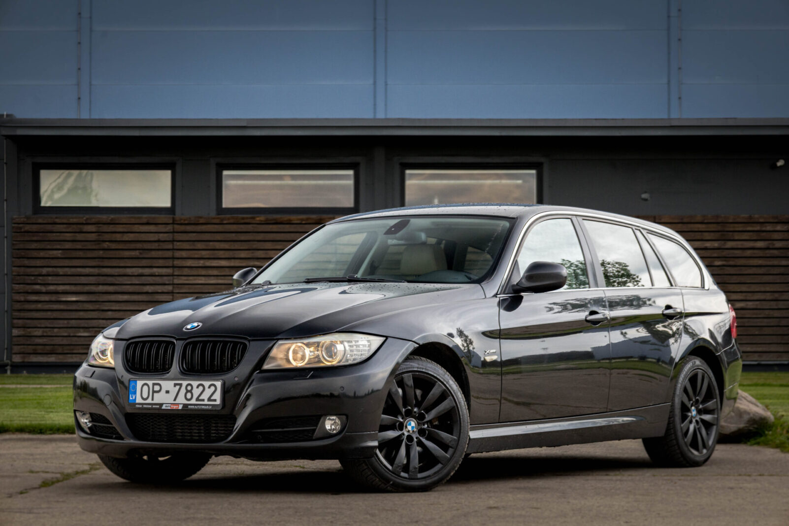 BMW 330