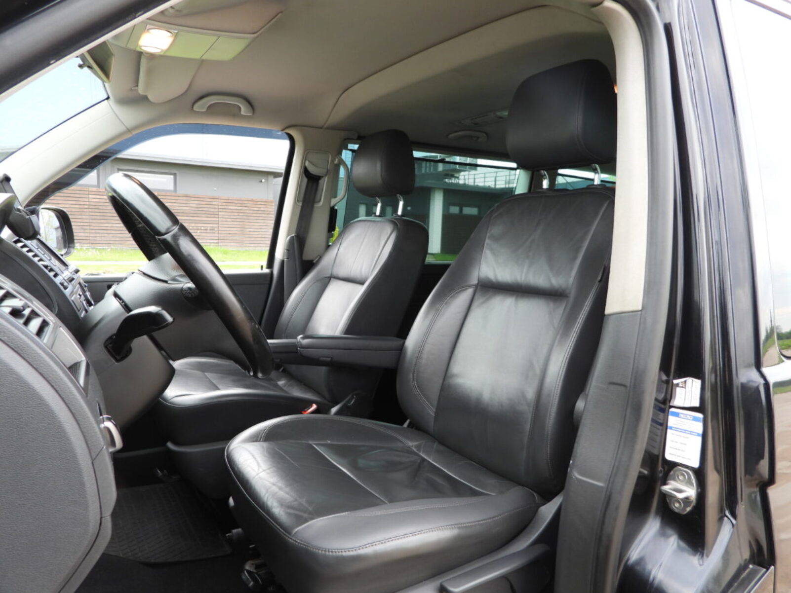 VW CARAVELLE