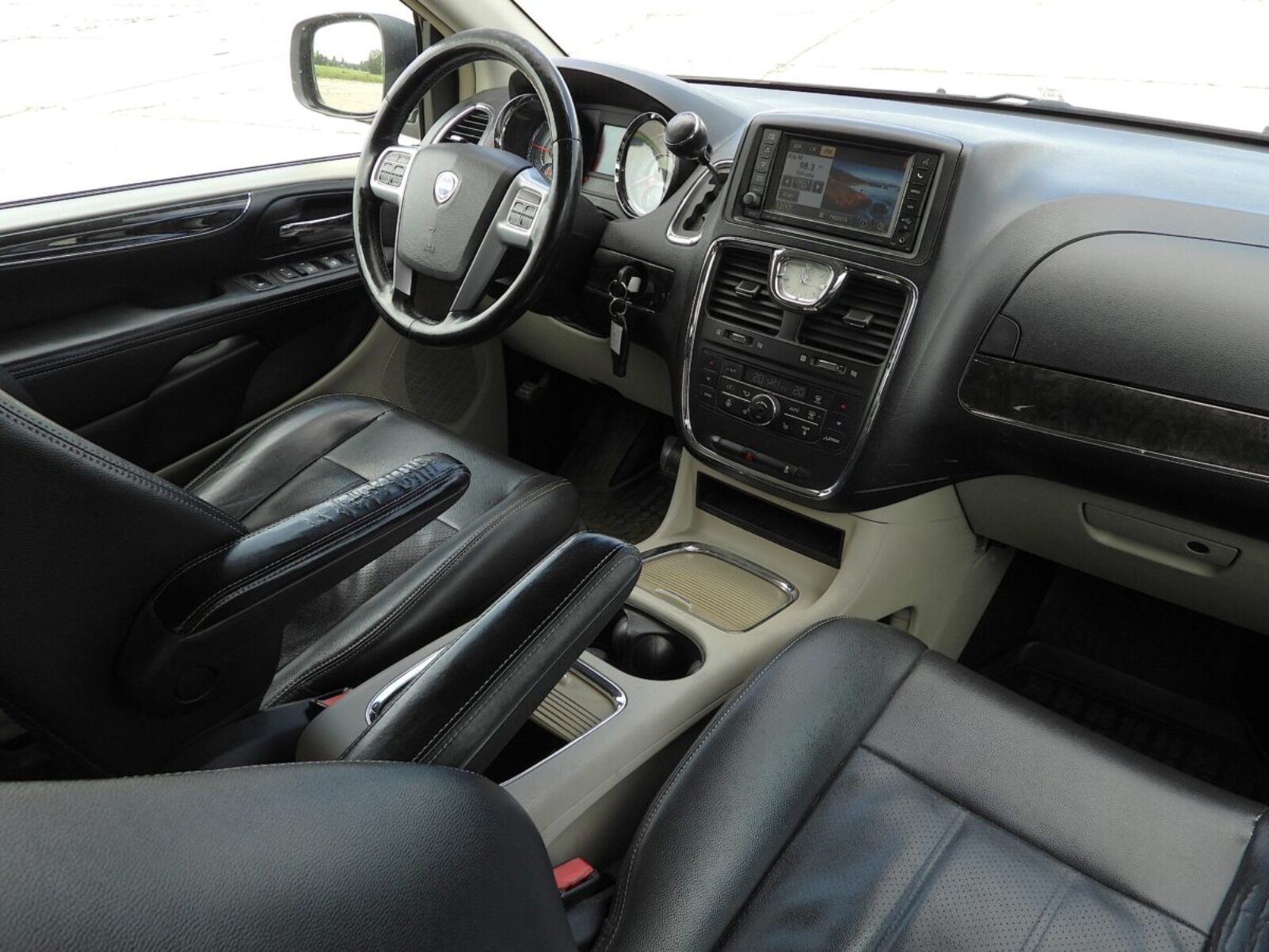 LANCIA VOYAGER