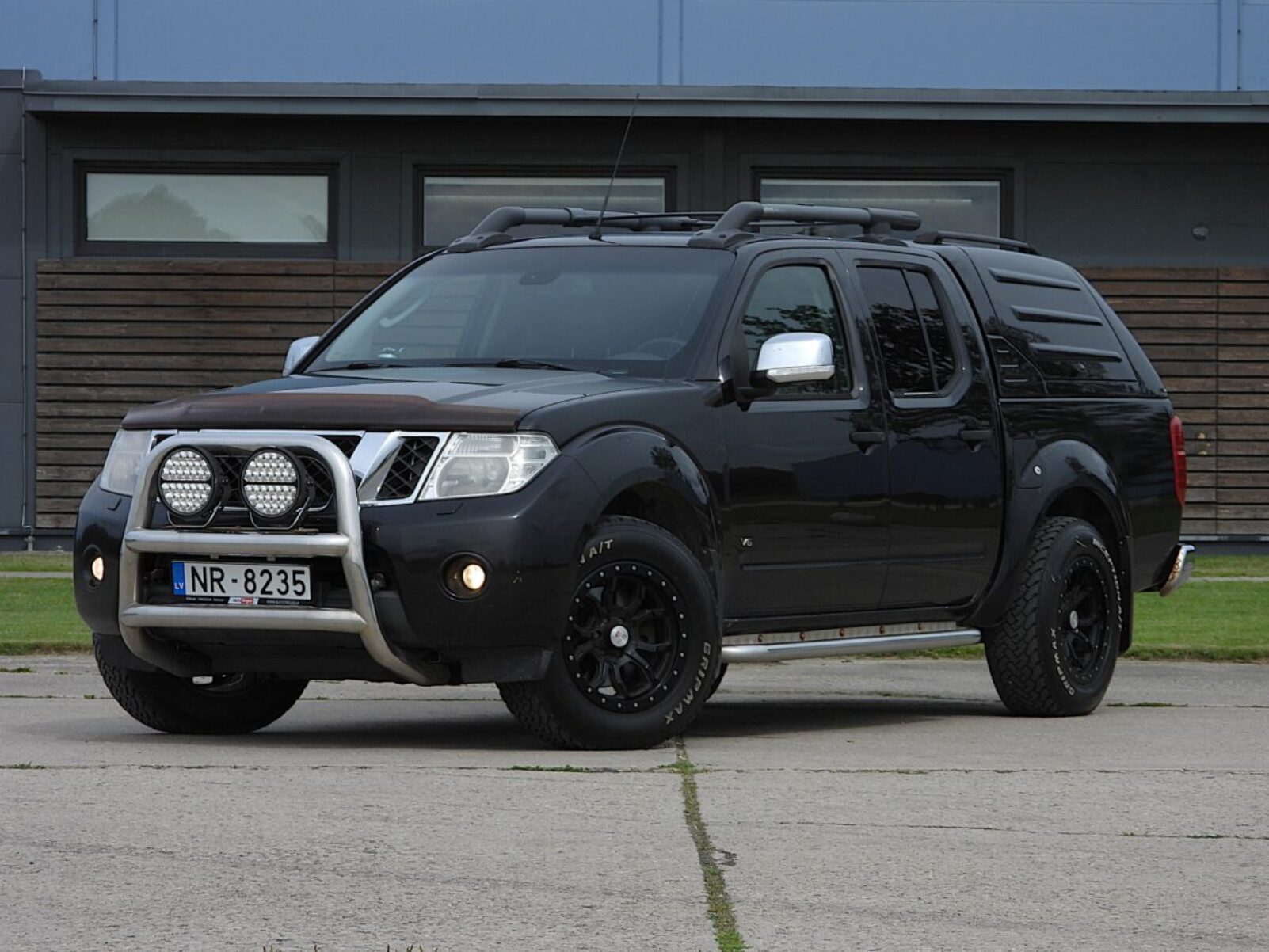NISSAN NAVARA