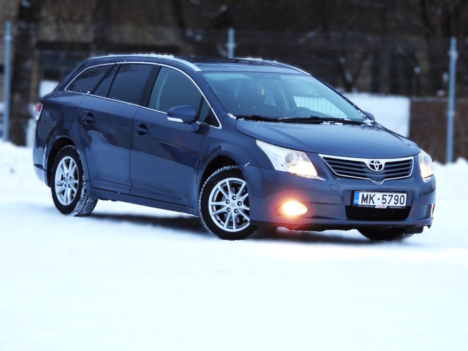 TOYOTA AVENSIS