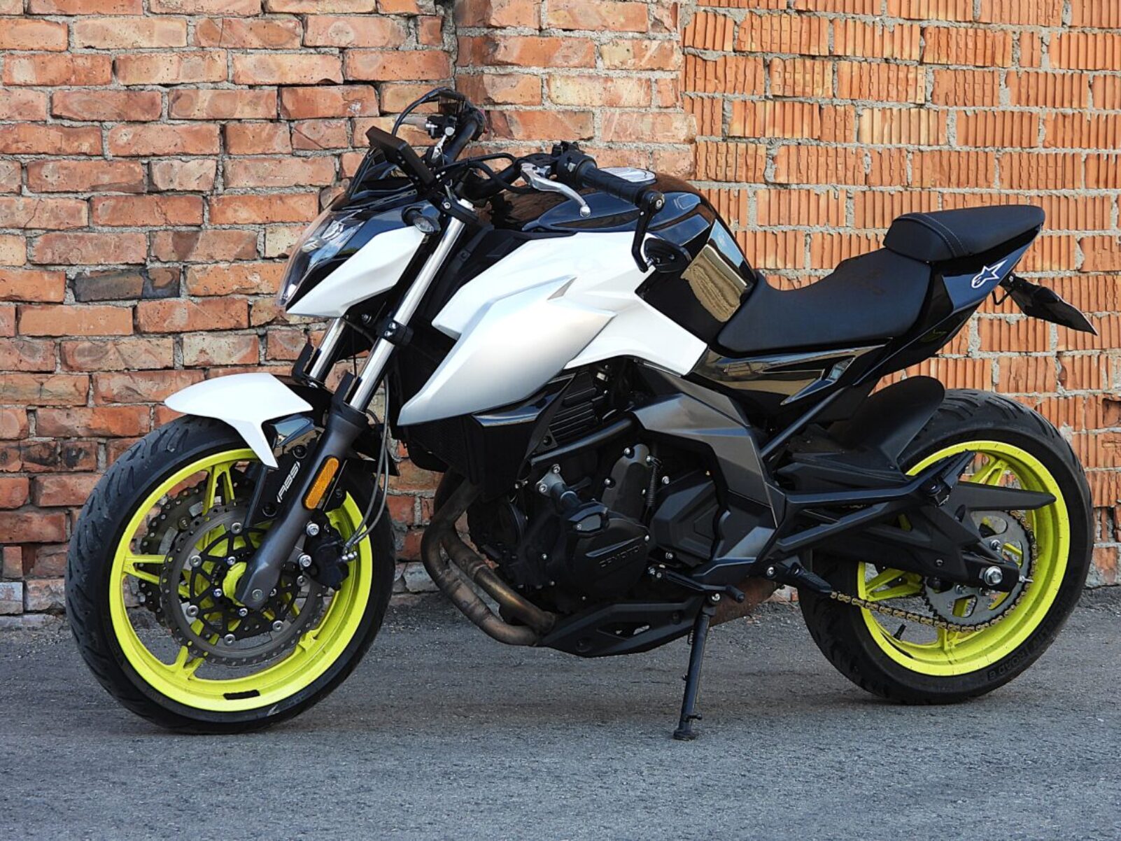 CFMOTO 650NK