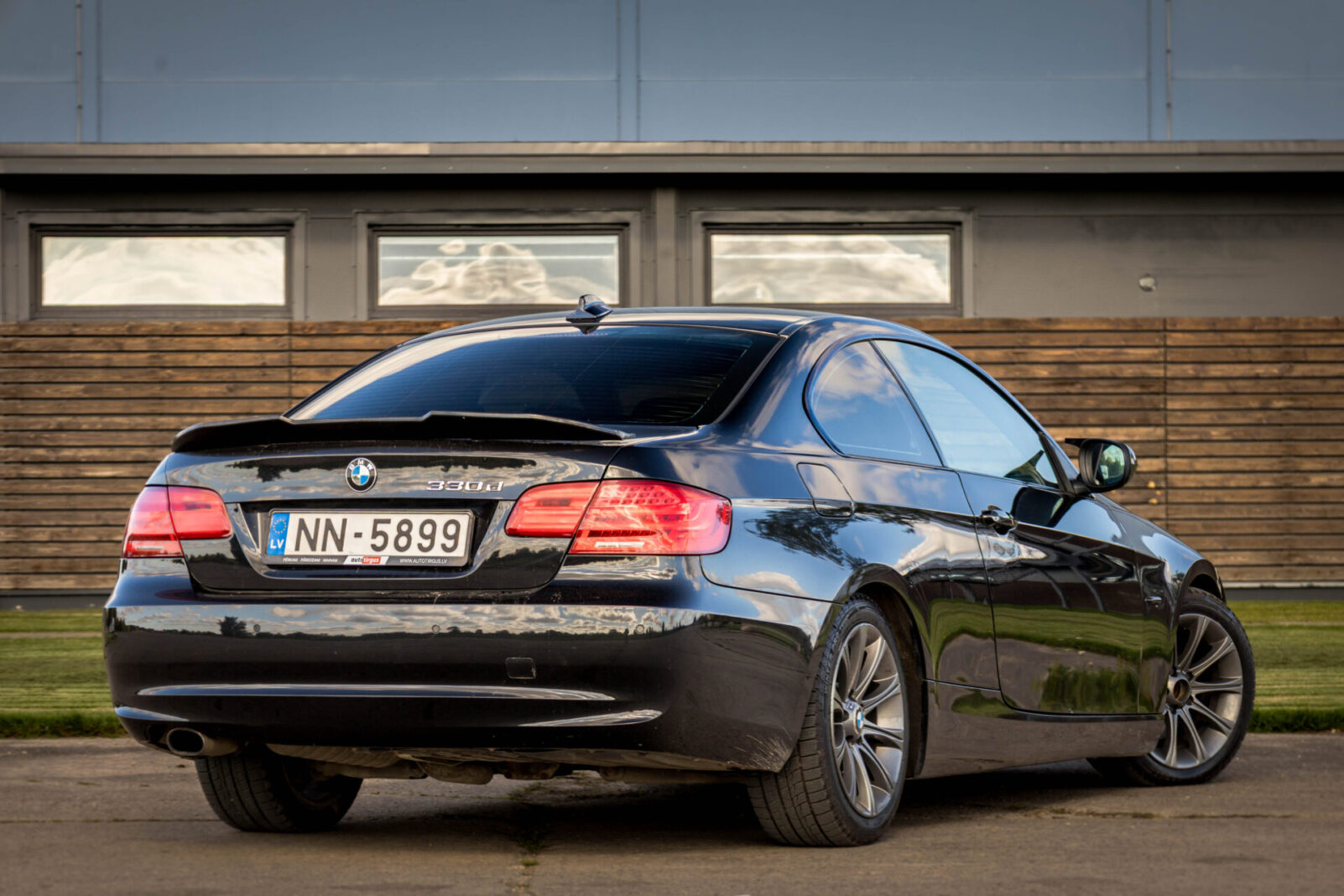BMW 330