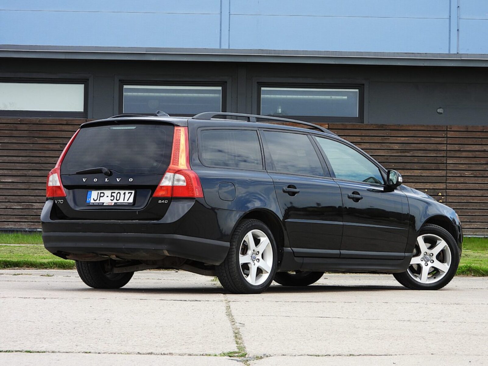 VOLVO V70