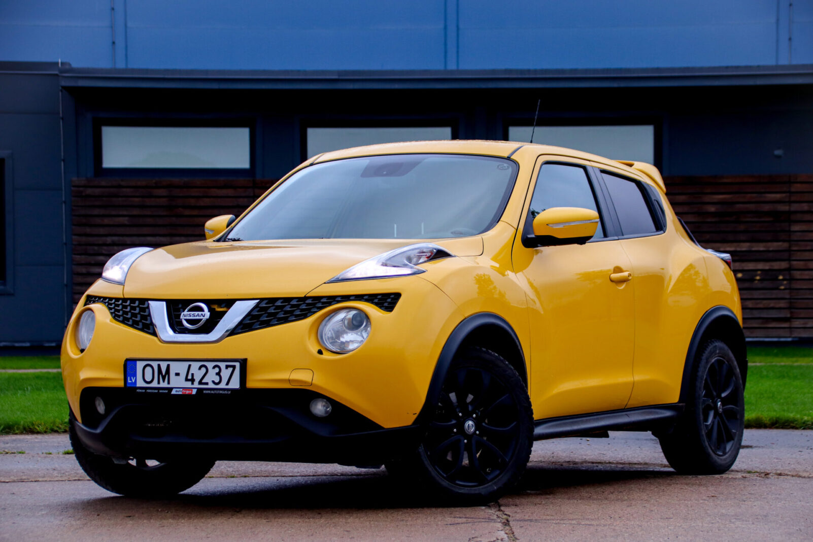 NISSAN JUKE