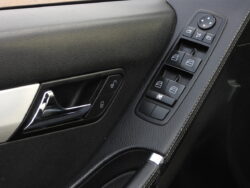 MERCEDES BENZ R320