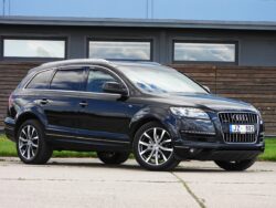 AUDI Q7 S-LINE