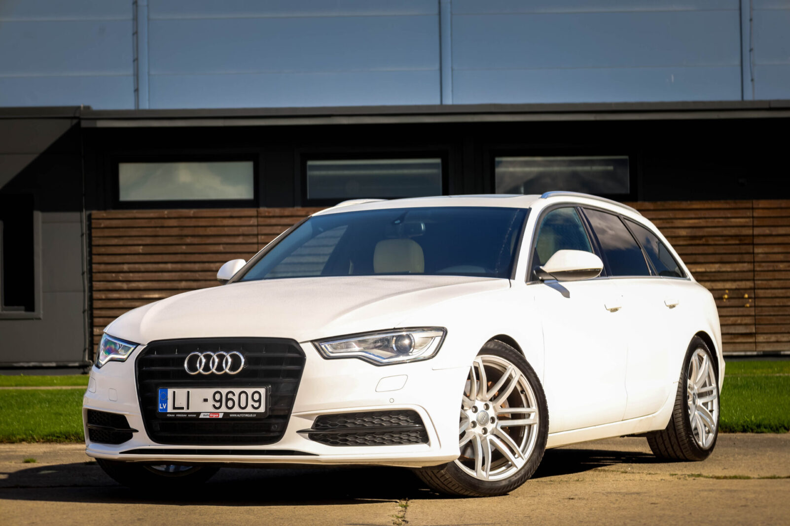 AUDI A6 AVANT